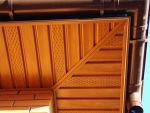 Карнизный свес из сотовых ПВХ панелей